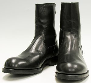 エイケイエム(AKM) バックジップレザーブーツ(Back zip leather boots)